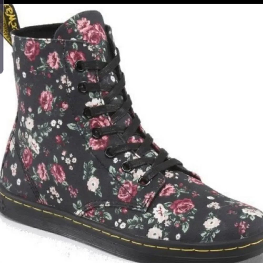 Dr Martens Hackney floral canvas boots sz 6